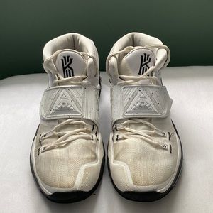 Nike kyrie 6 basketball shoe